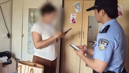 “我家进贼了！”男子报警，监控画面曝光：小偷大摇大摆入室翻找，得手14元现金后离开