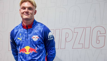 卖便宜了！尤文今夏1000万欧出售姆班古拉，如今德甲3场1球3助攻