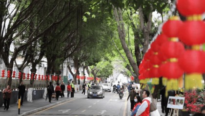 物业费6毛收不上，涨价后几乎收满！深圳一30多年老小区，改变如何发生？