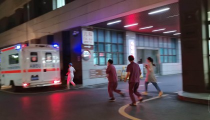 “五停”之夜，广州按下暂停键，致敬风雨不归人