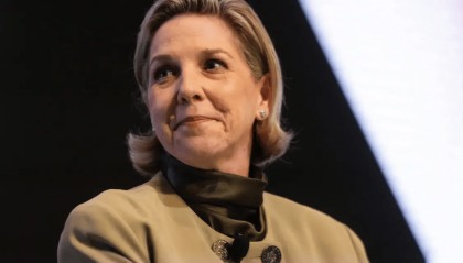 马斯克要求员工抓牢股票 但特斯拉董事长半年内套现14亿