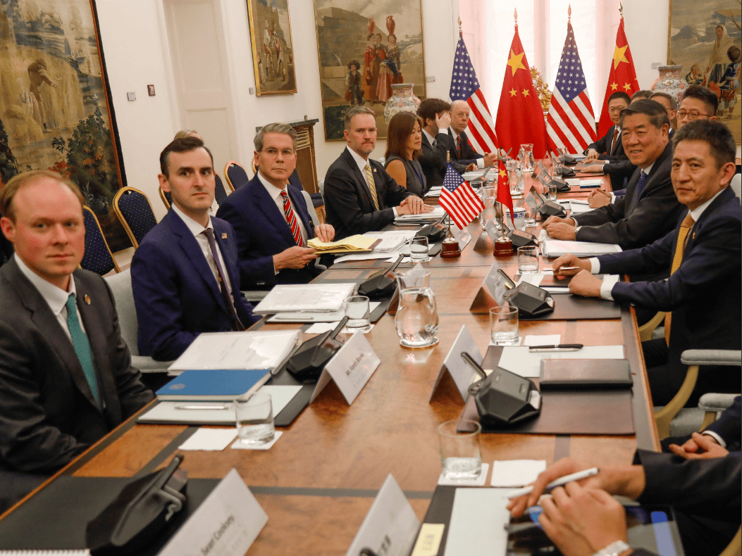 美财长贝森特说,中国在谈判期间调查英伟达,事情做的不地道