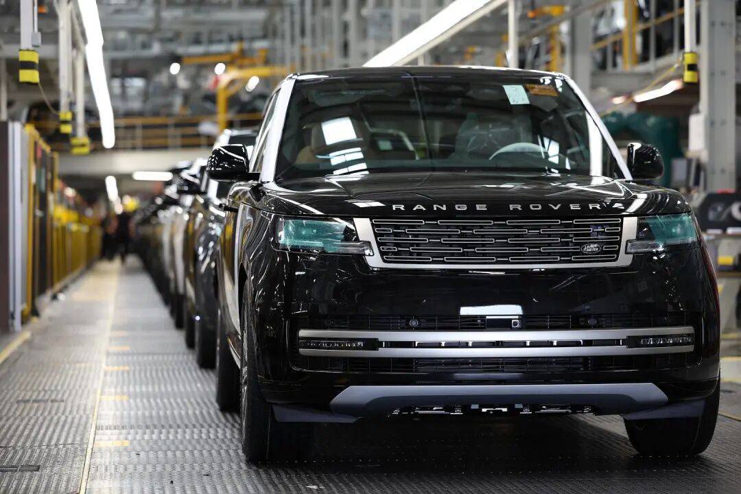 捷豹路虎遭受严重网络攻击,停产或将持续到11月,3.3万员工“被迫休假”,预计损失上亿英镑利润,黑客组织“分散蜘蛛”宣称负责