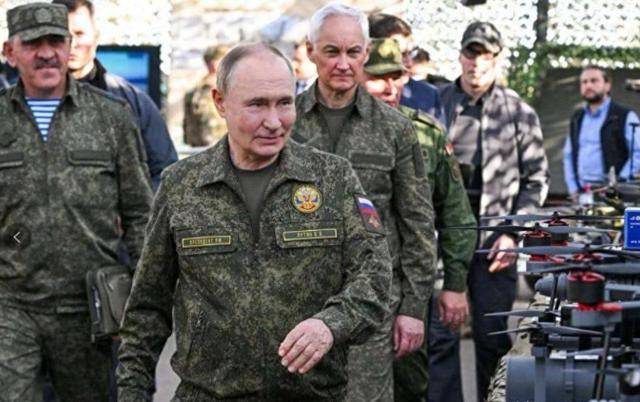 10万大军压境北约,普京递话,美印罕见全部入场!唯独少了中国?