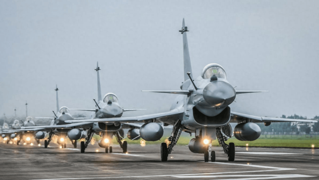 巴基斯坦告诉西方,歼-10C战果有误,不是6:0,阵风真实损失数量或让印军死心了