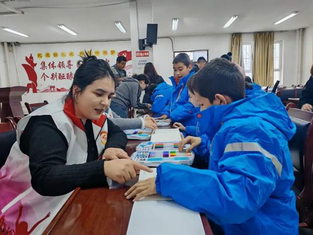 泽普县壹基金温暖包发放传递冬日大爱