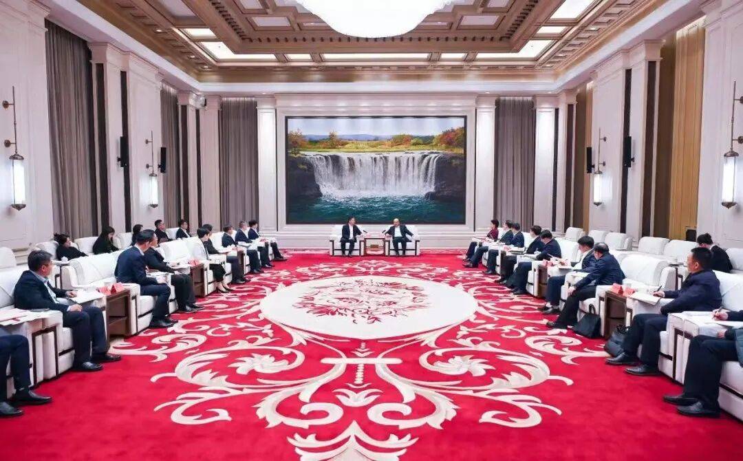 多位省委书记、省长会见刘强东,有一个重要关键词