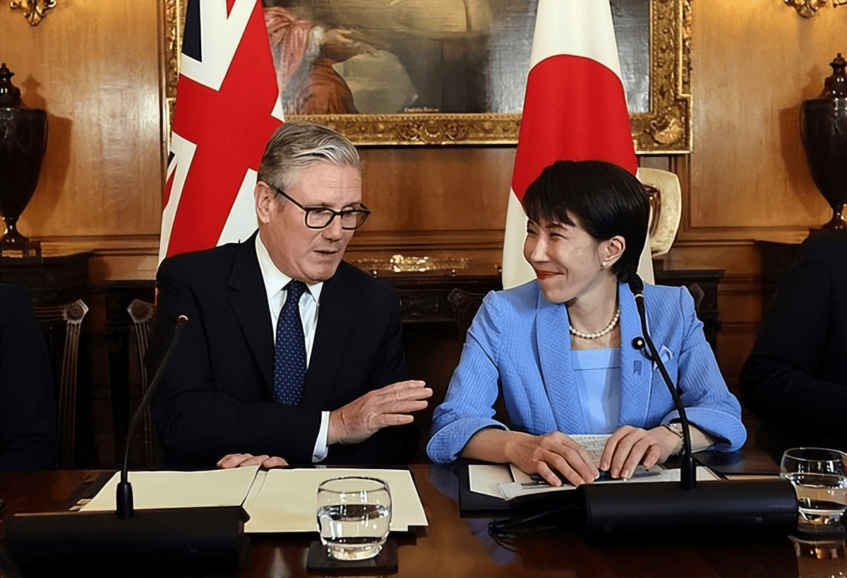 日本通报全球，六代机明年首飞，专家泼冷水：你五代机都没做过